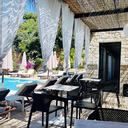 Hotel Platon Sarande Exterior photo